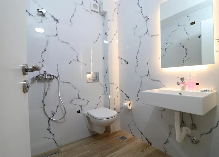 Tatzati 2 3* Sarandë