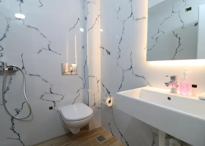 Tatzati 2 3* Sarandë